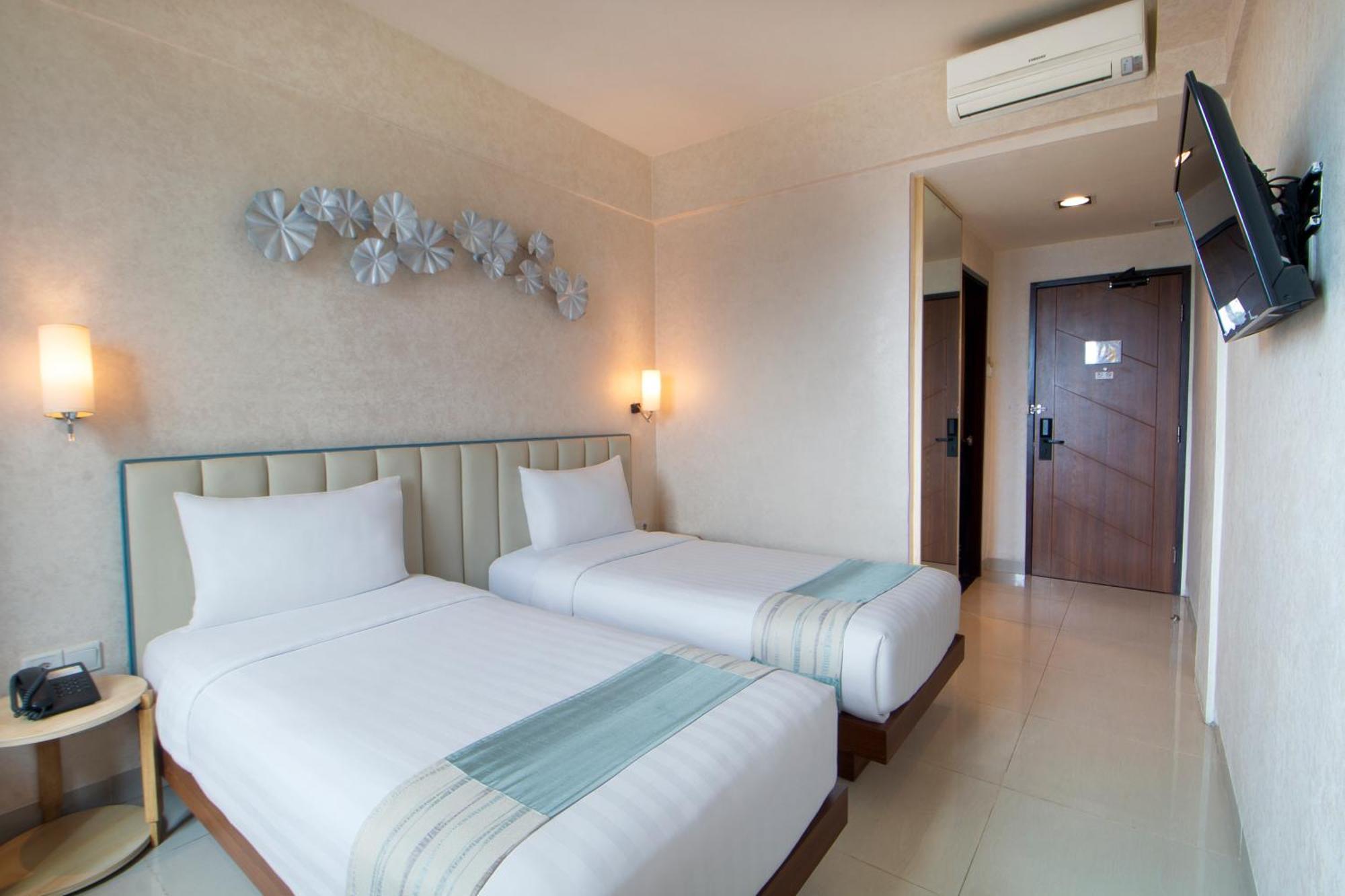 Solaris Hotel Malang Exterior foto